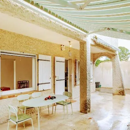 Entre Provence-camargue, Belle Maison Avec Piscine Feriehus Beaucaire (Gard)