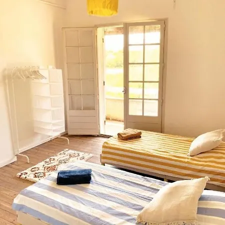Entre Provence-camargue, Belle Maison Avec Piscine Ferienhaus