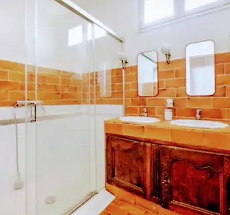 Entre Provence-camargue, Belle Maison Avec Piscine Feriehus Beaucaire (Gard)
