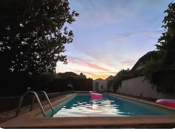 Entre Provence-camargue, Belle Maison Avec Piscine בוקר